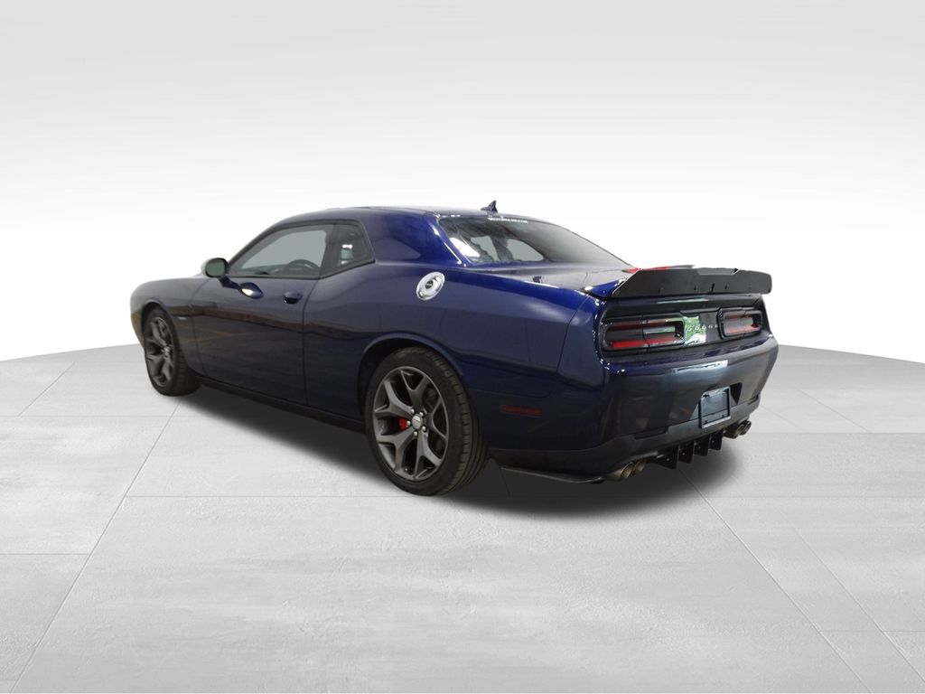 2016 Dodge Challenger R/T Plus photo 3
