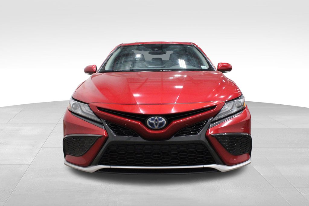 2021 Toyota Camry Hybrid XSE photo 2