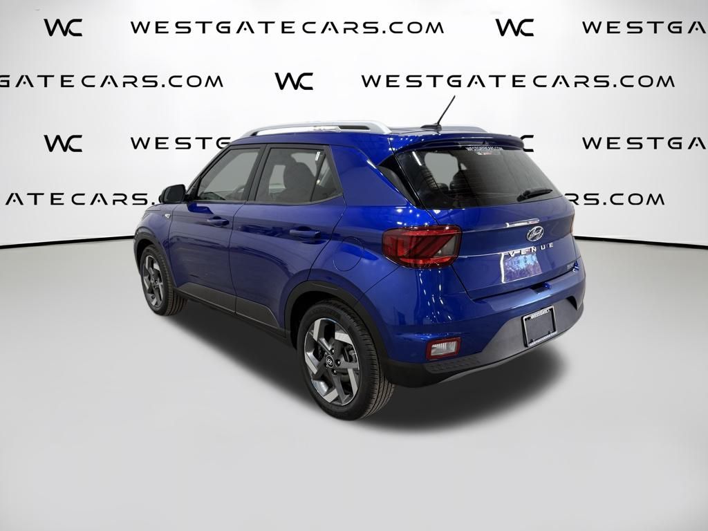 2023 Hyundai Venue SEL photo 4