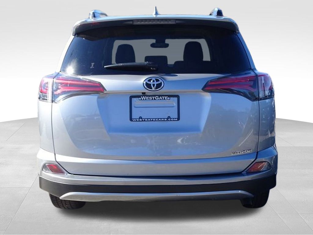 2018 Toyota RAV4 Limited photo 4