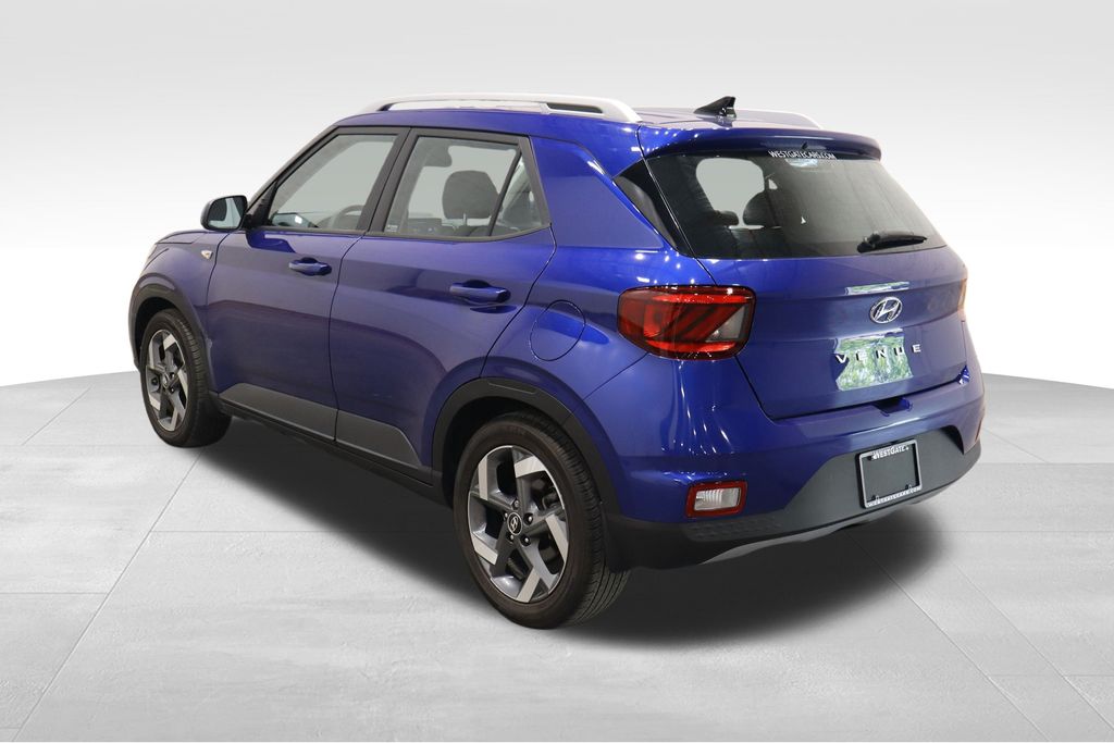 2022 Hyundai Venue SEL Limited photo 3