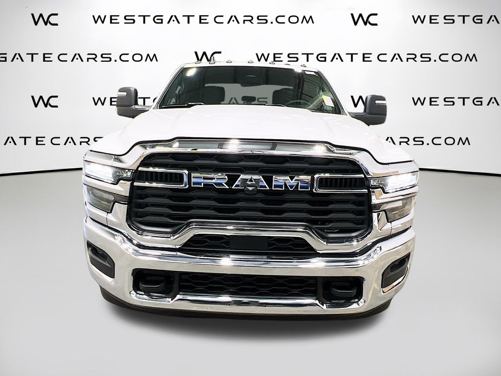 New 2026 Ram 3500 TRADESMAN CREW 4X4 60' CA Pickup