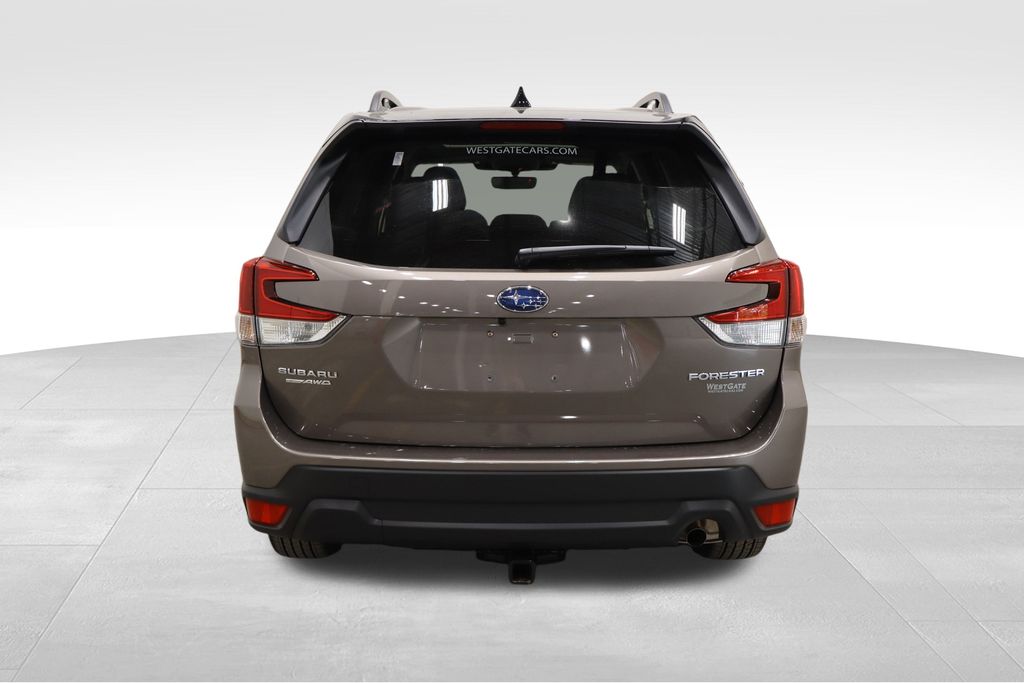 2024 Subaru Forester Premium photo 4