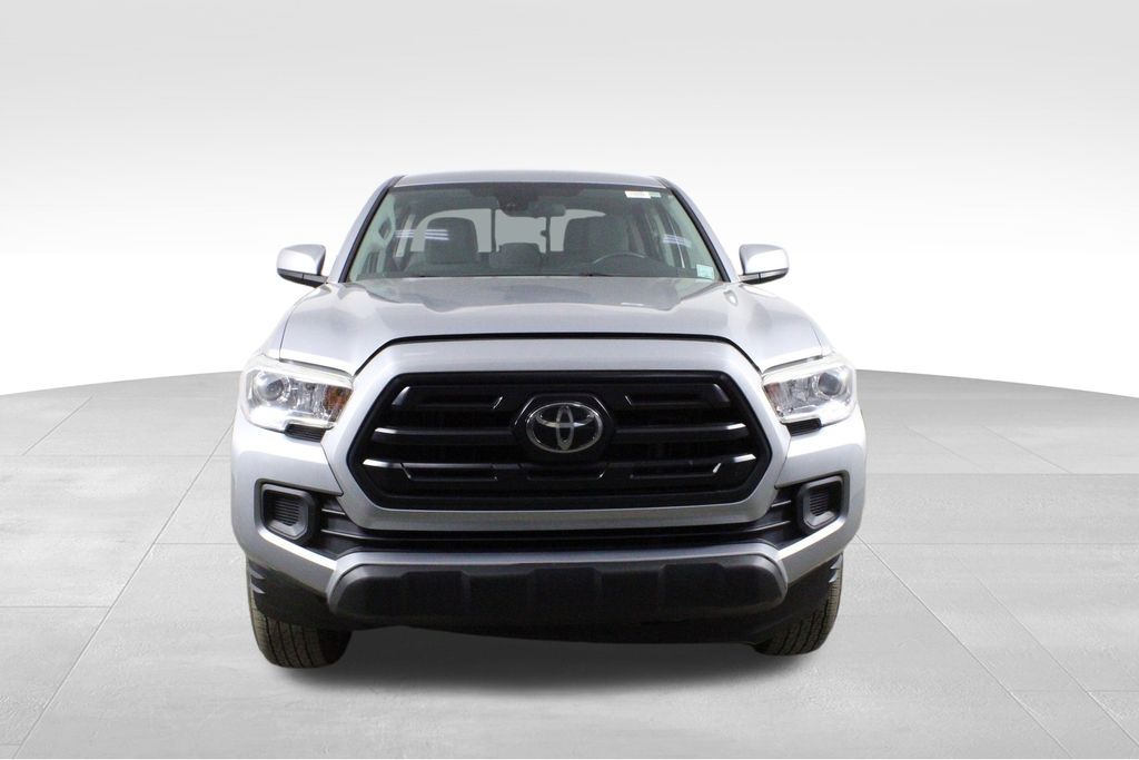 2019 Toyota Tacoma Double Cab photo 2