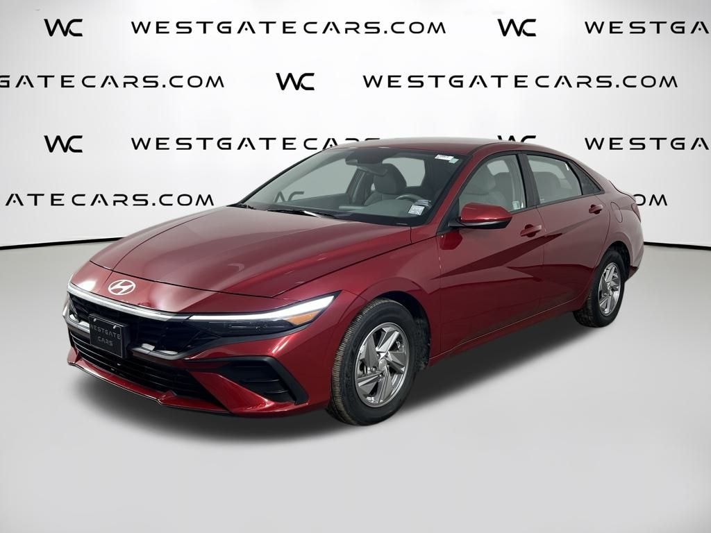 Used 2025 Hyundai Elantra SE Sedan