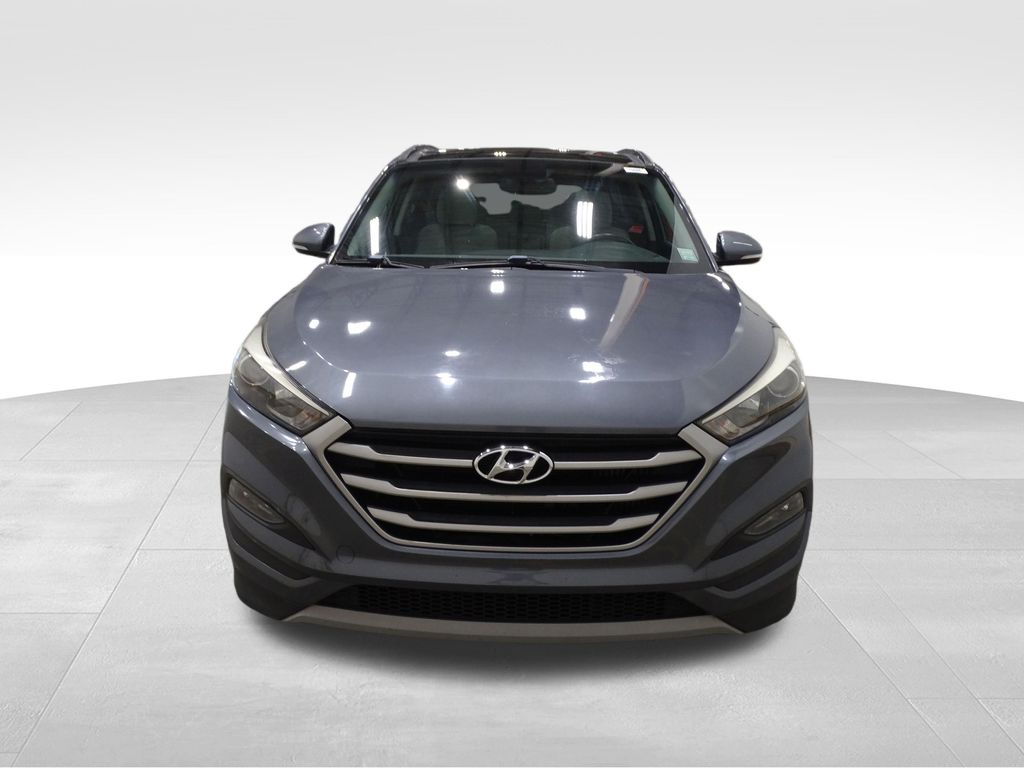2018 Hyundai Tucson Value photo 2
