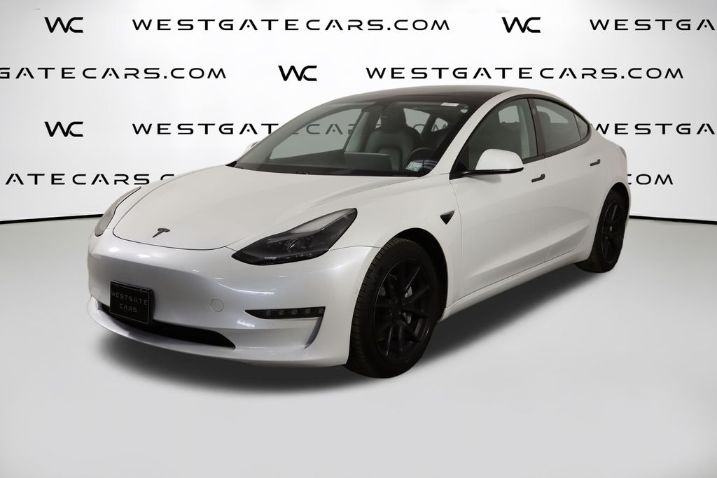 2021 Tesla Model 3 Standard Range Plus's photo