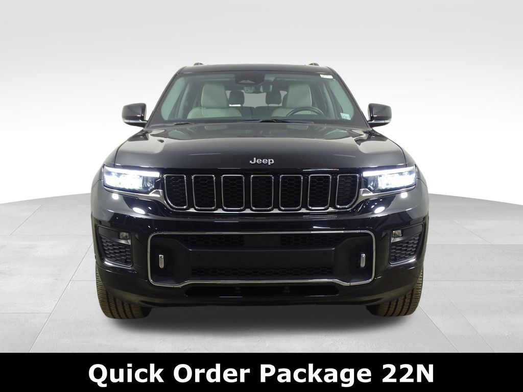 2021 Jeep Grand Cherokee Overland photo 2