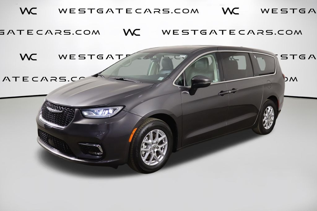 Used 2023 Chrysler Pacifica Touring L Van Passenger Van
