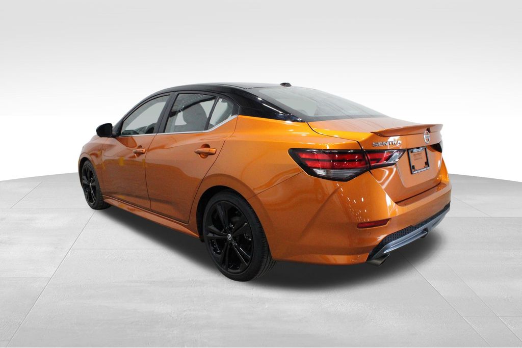 2022 Nissan Sentra SR photo 3