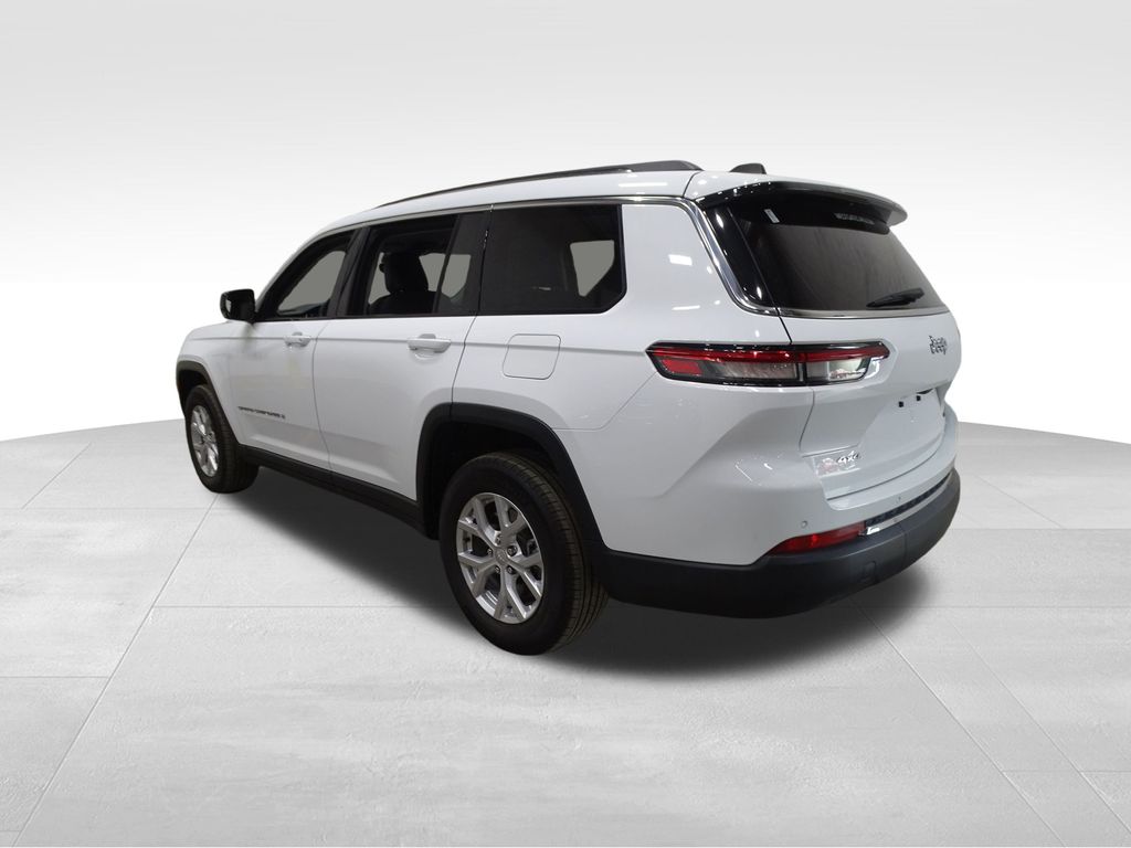 2023 Jeep Grand Cherokee Limited photo 3