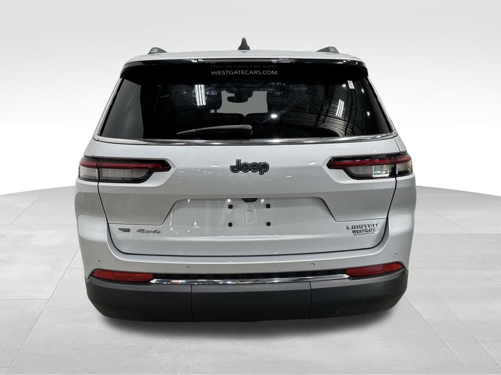 2022 Jeep Grand Cherokee Limited photo 3