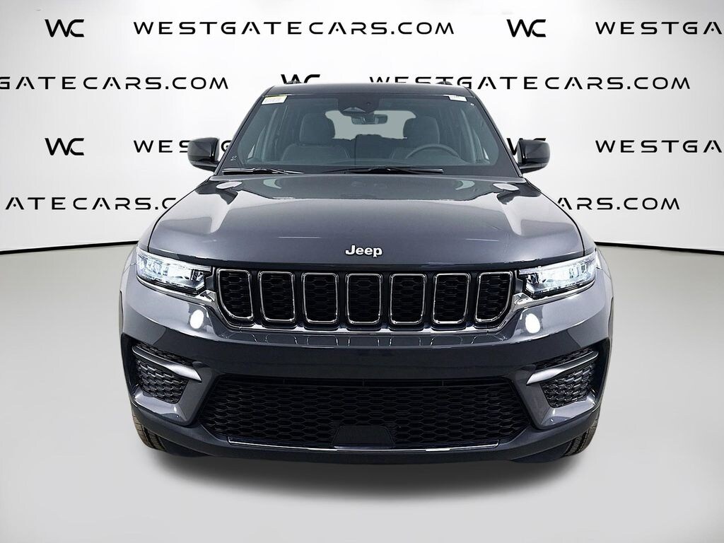 New 2025 Jeep Grand Cherokee LAREDO 4X2 Sport Utility