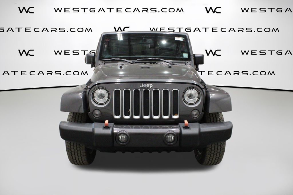 2018 Jeep Wrangler Unlimited Sahara photo 2