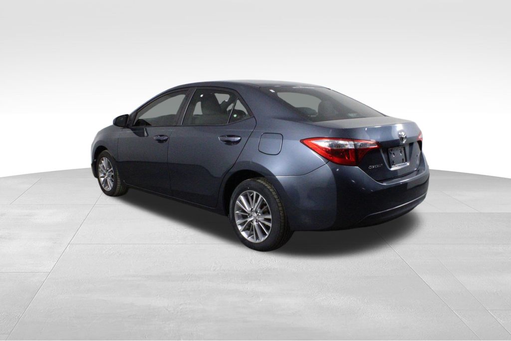 2015 Toyota Corolla LE Plus photo 2
