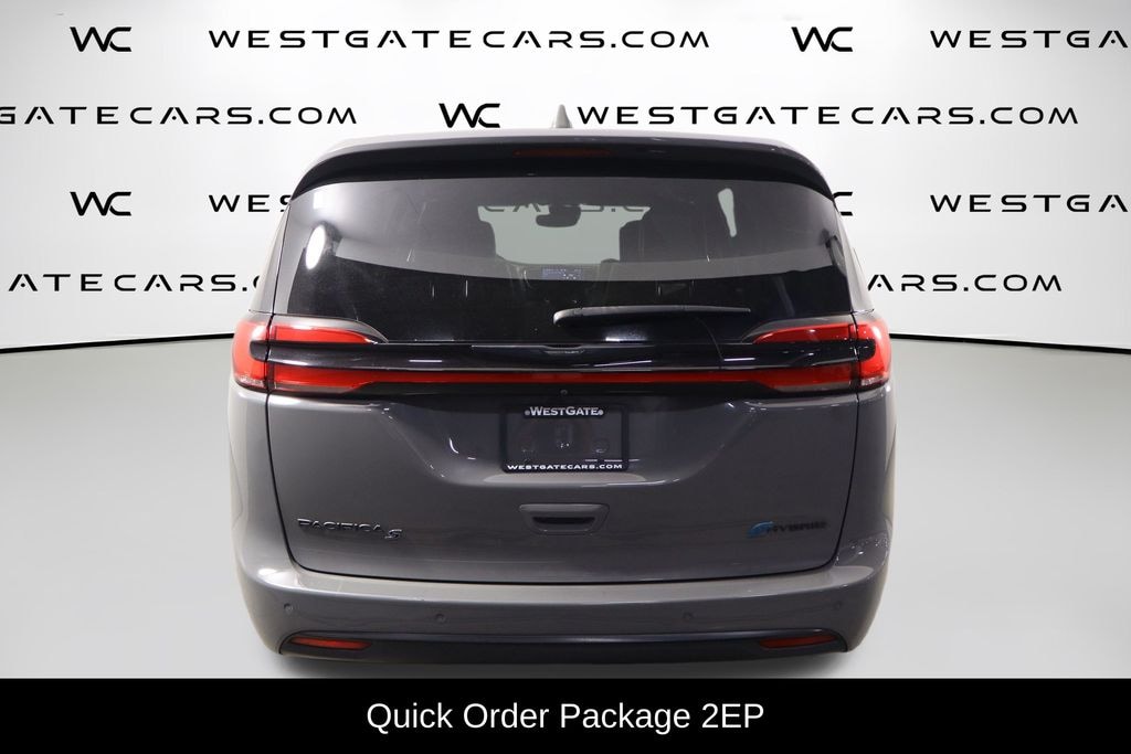 Used 2022 Chrysler Pacifica Hybrid Limited Van Passenger Van