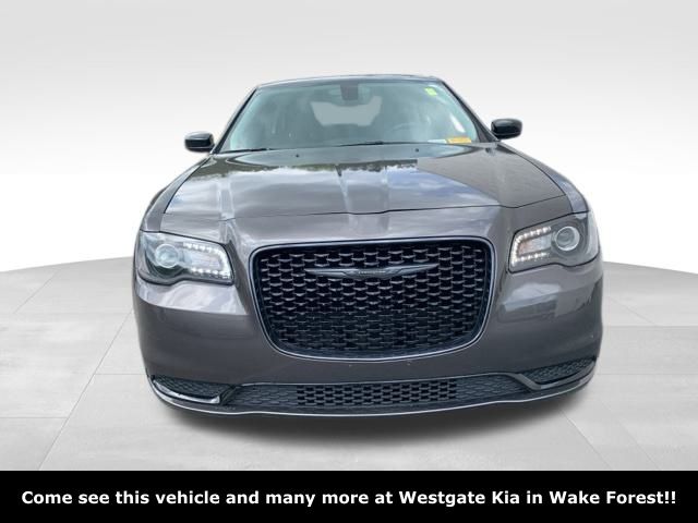 2021 Chrysler 300 Touring photo 2
