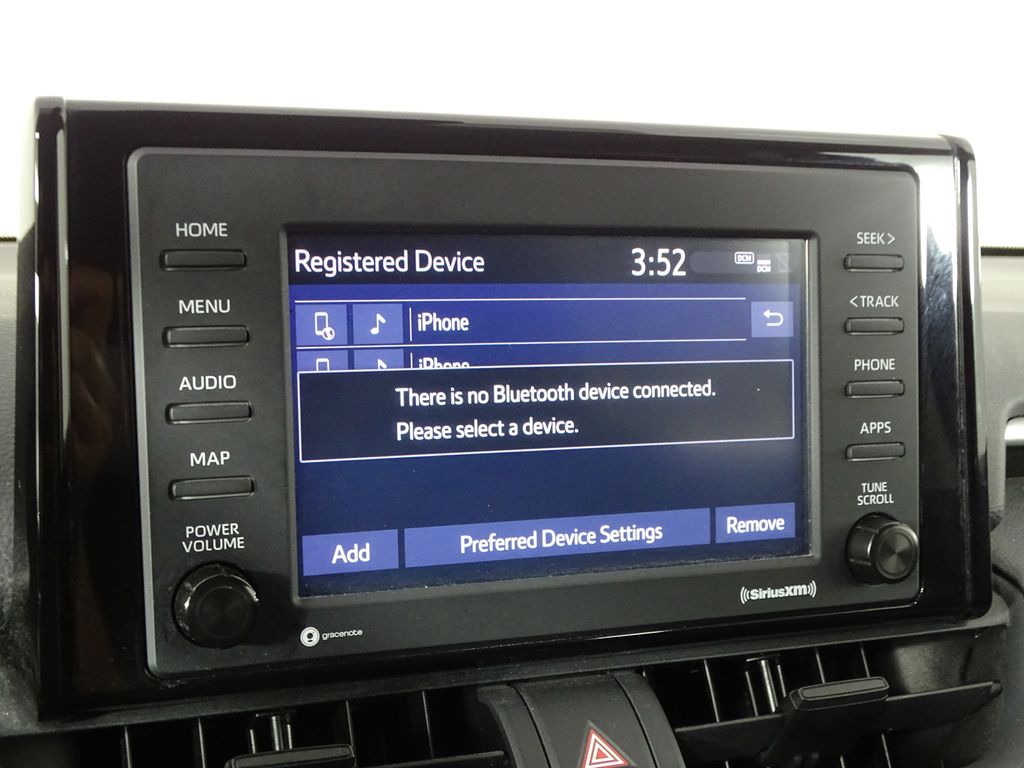 2021 Toyota RAV4 LE - Photo 32