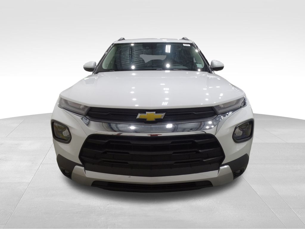 2022 Chevrolet Trailblazer LT photo 2