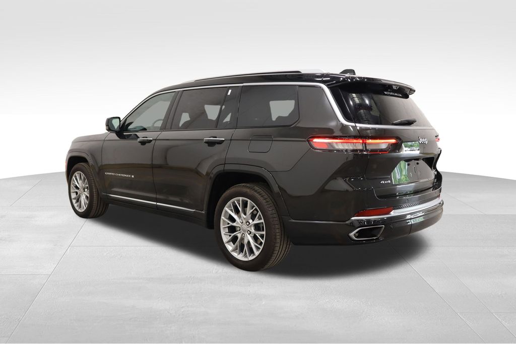 2023 Jeep Grand Cherokee Summit photo 3