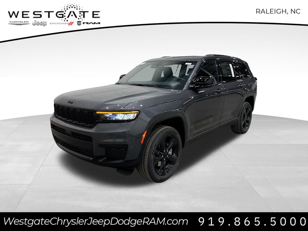 2025 Jeep Grand Cherokee Altitude photo 2