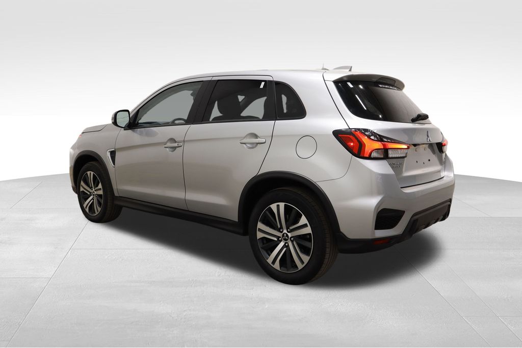 2024 Mitsubishi Outlander Sport ES photo 3
