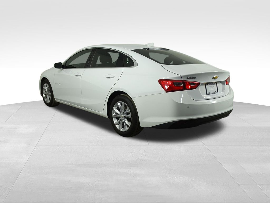 2023 Chevrolet Malibu 1LT photo 2