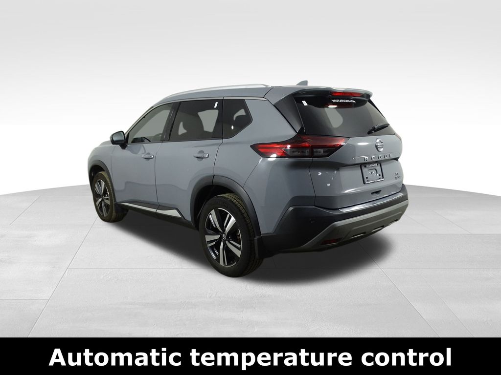 2021 Nissan Rogue SL photo 3