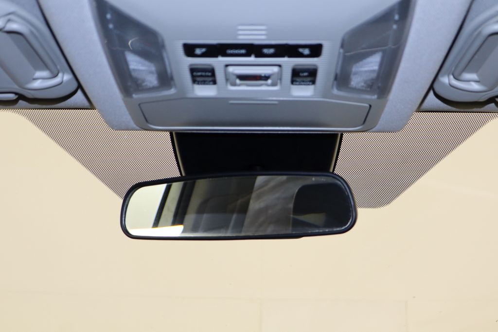 2021 Toyota RAV4 XLE - Photo 25