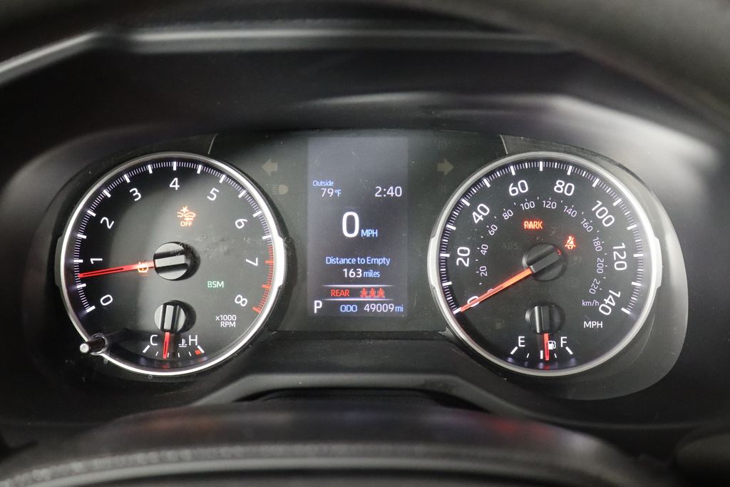 2021 Toyota RAV4 XLE - Photo 11