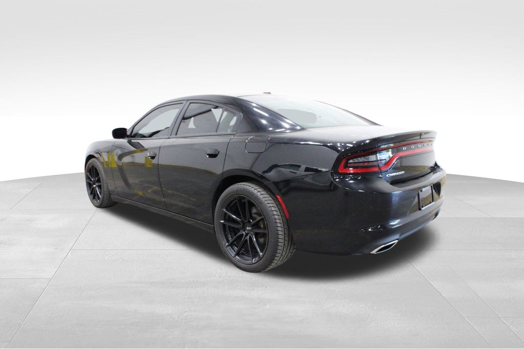 2019 Dodge Charger SXT photo 3