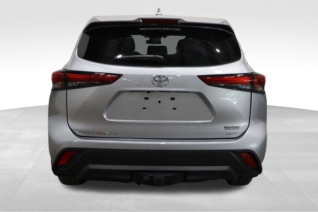 2021 Toyota Highlander L photo 4