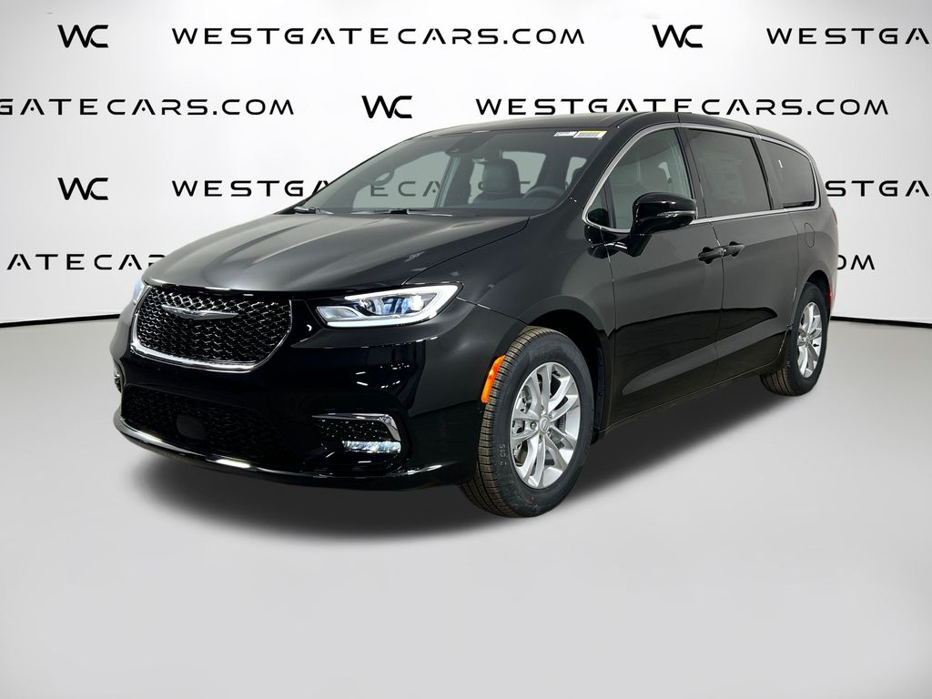 2026 Chrysler Pacifica Select's photo
