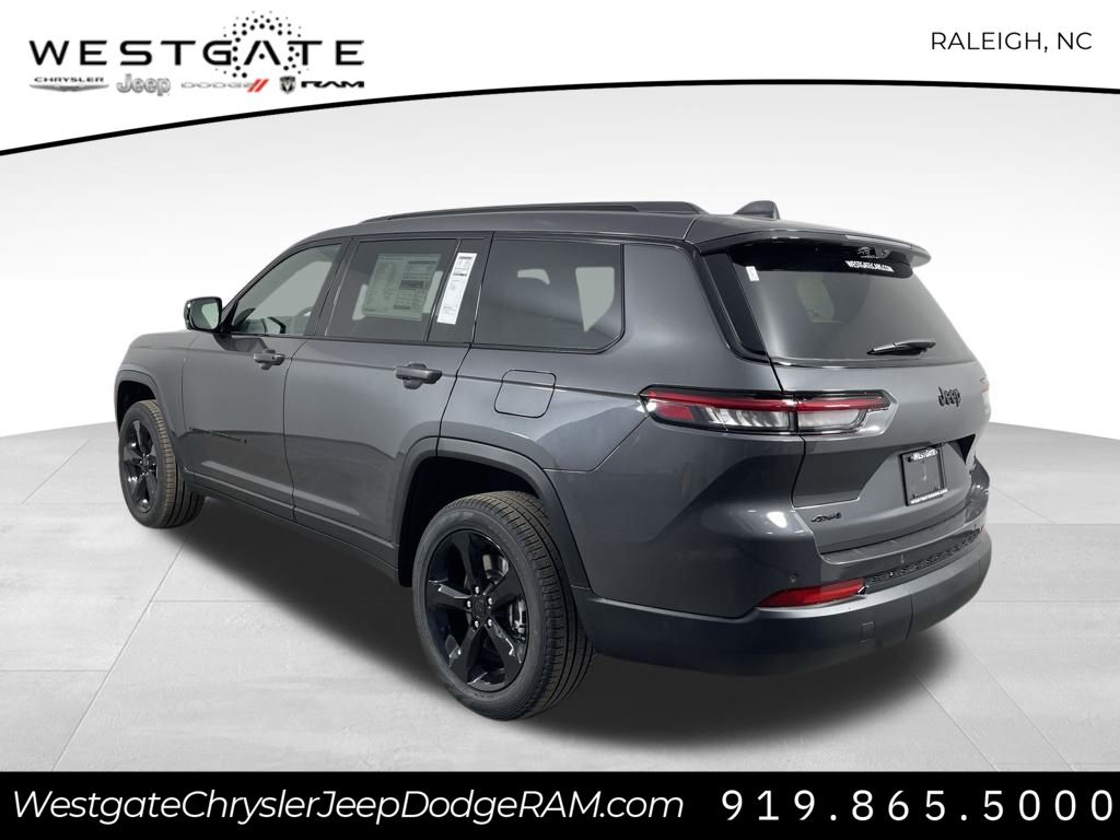 2025 Jeep Grand Cherokee Limited photo 3