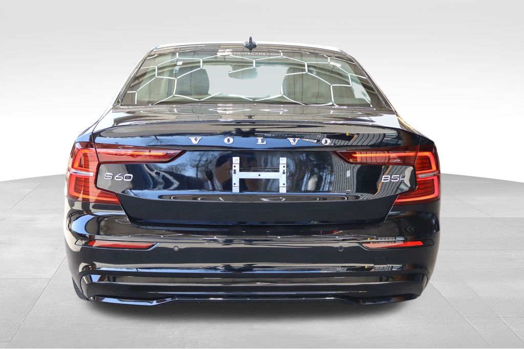 2024 Volvo S60 B5 Plus photo 4
