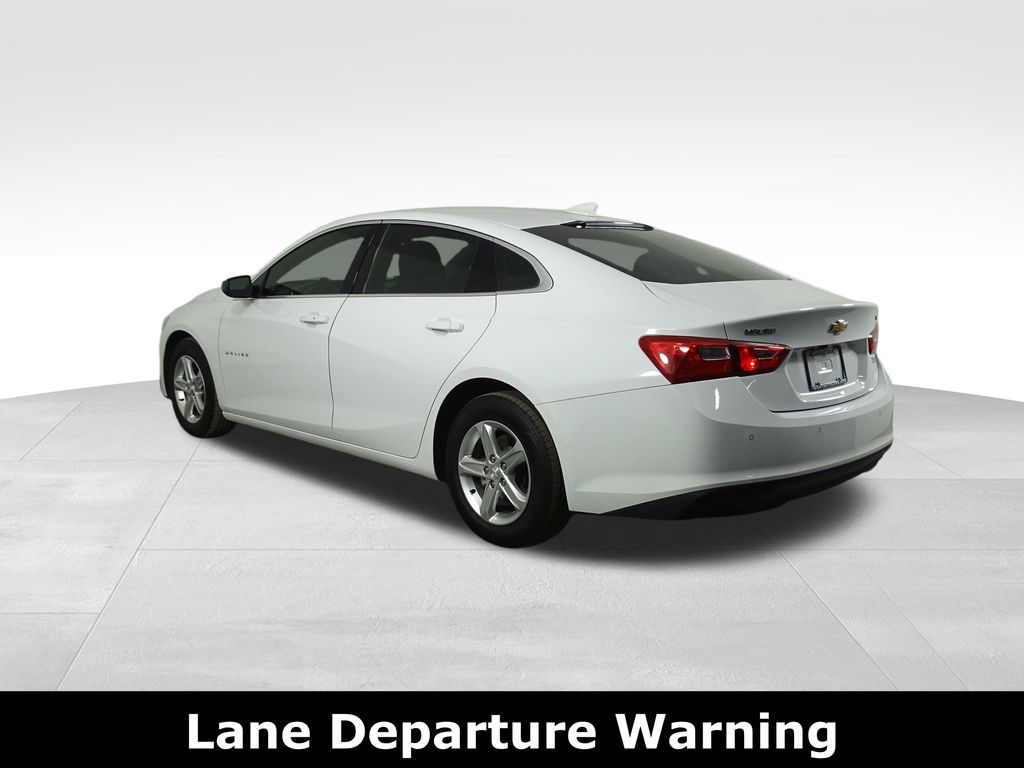 2024 Chevrolet Malibu 1LT photo 3