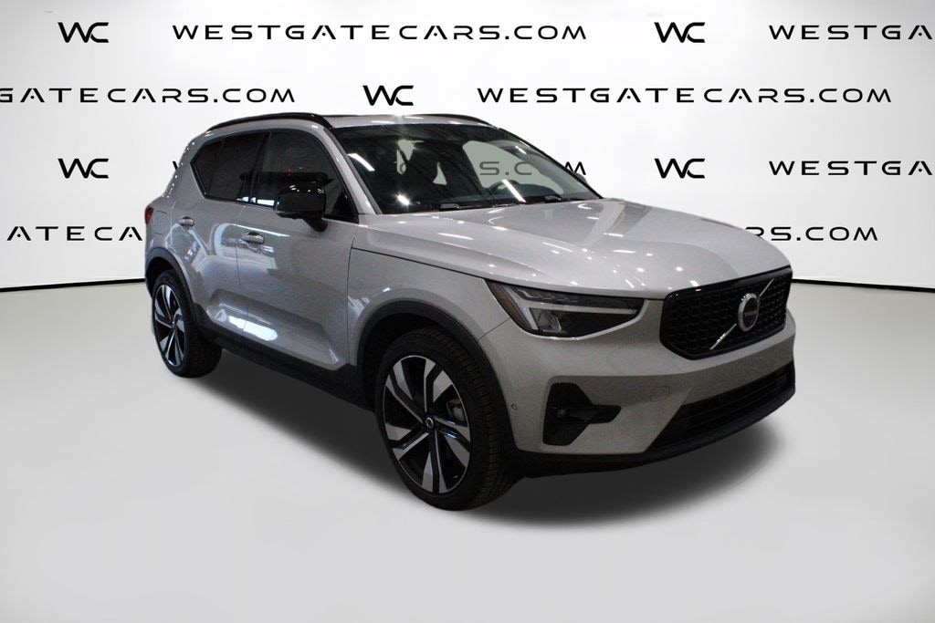 Used 2025 Volvo XC40 B5 Plus Dark Theme SUV
