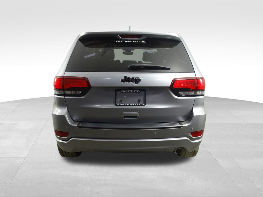 2020 Jeep Grand Cherokee Altitude photo 3