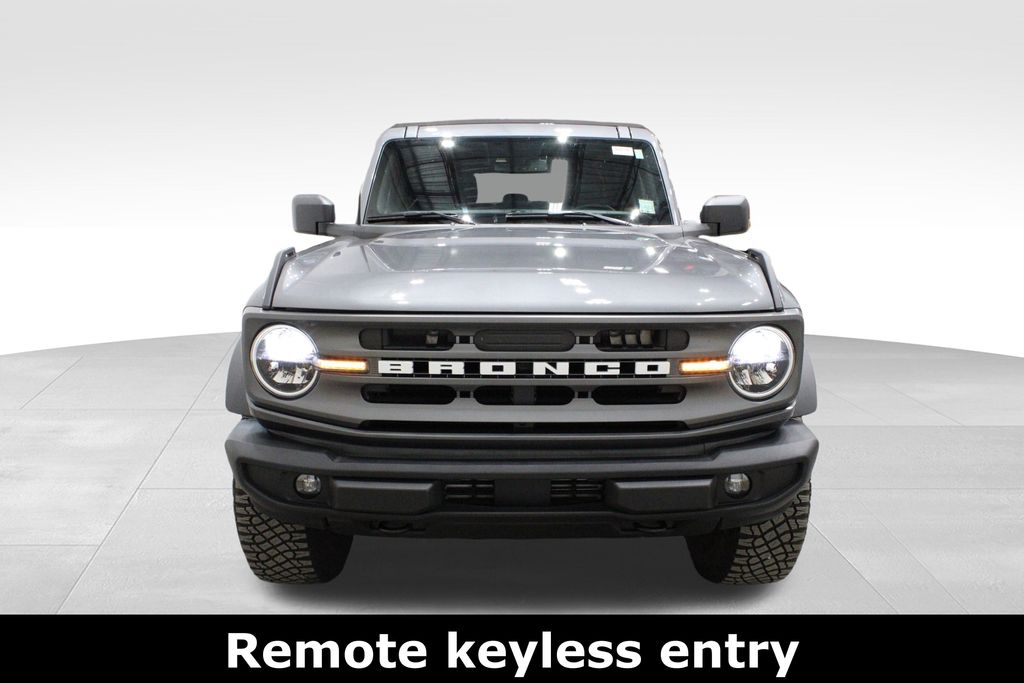 2023 Ford Bronco Big Bend photo 2