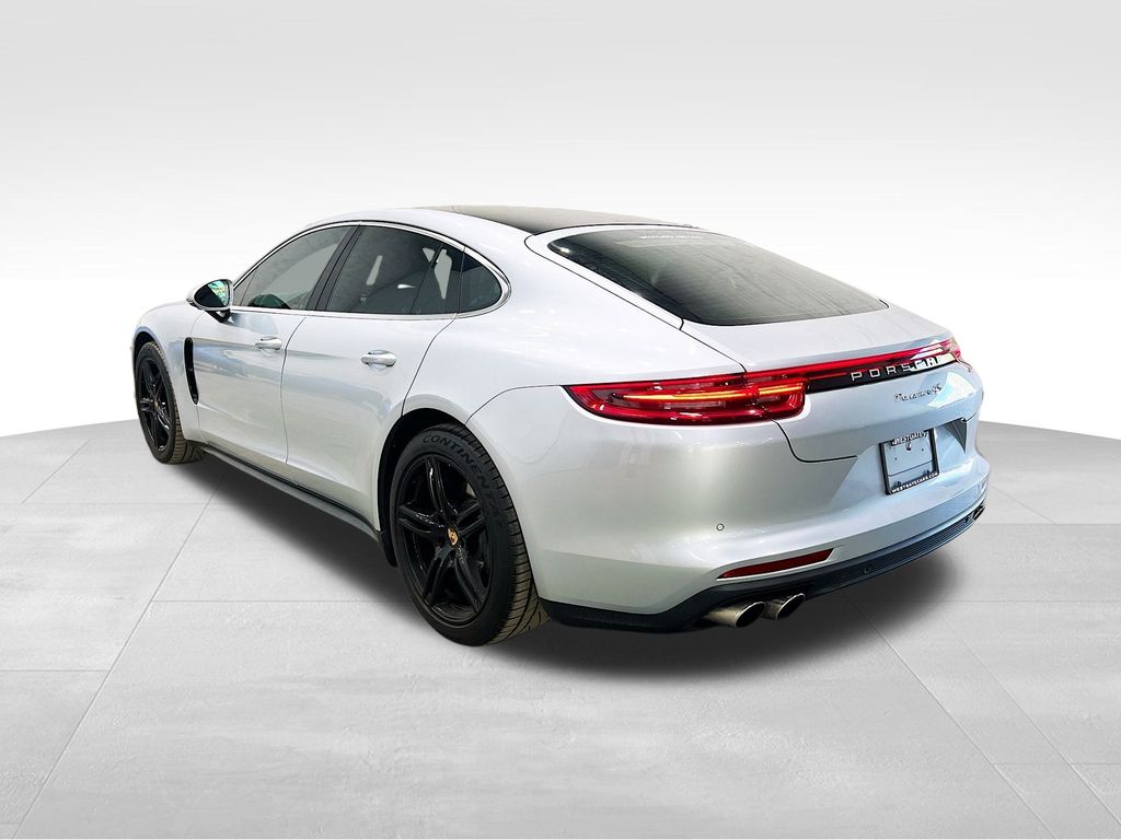 2017 Porsche Panamera 4S photo 4