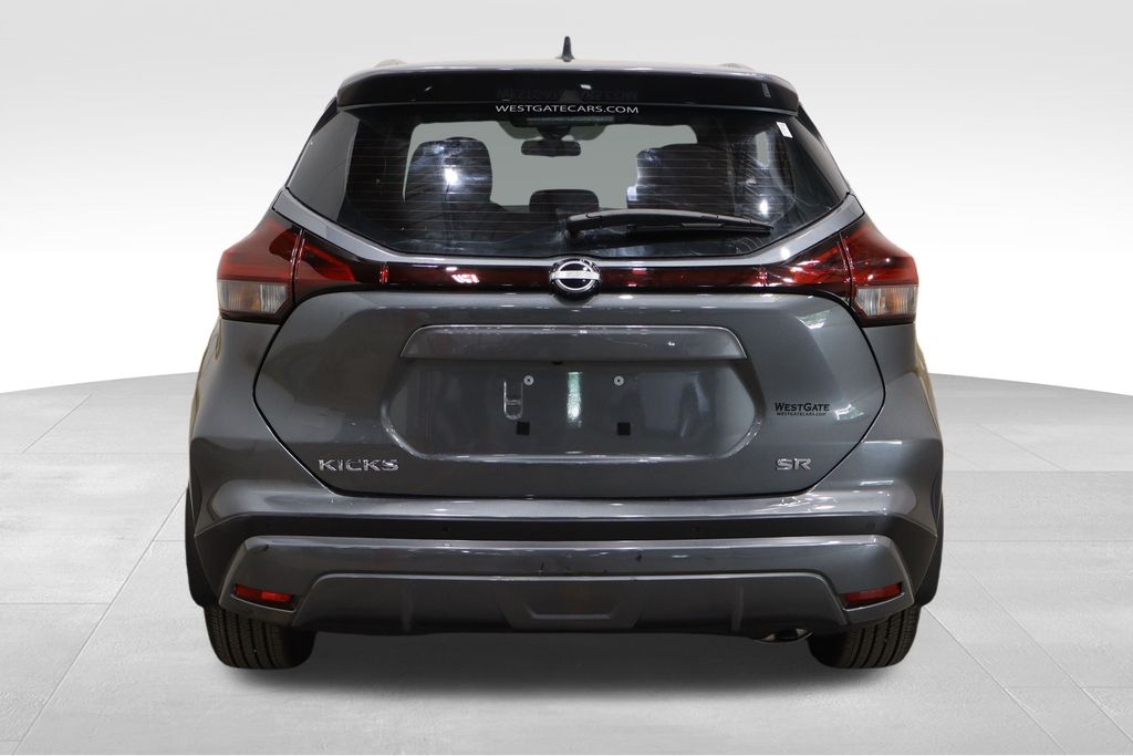 2022 Nissan Kicks SR photo 4