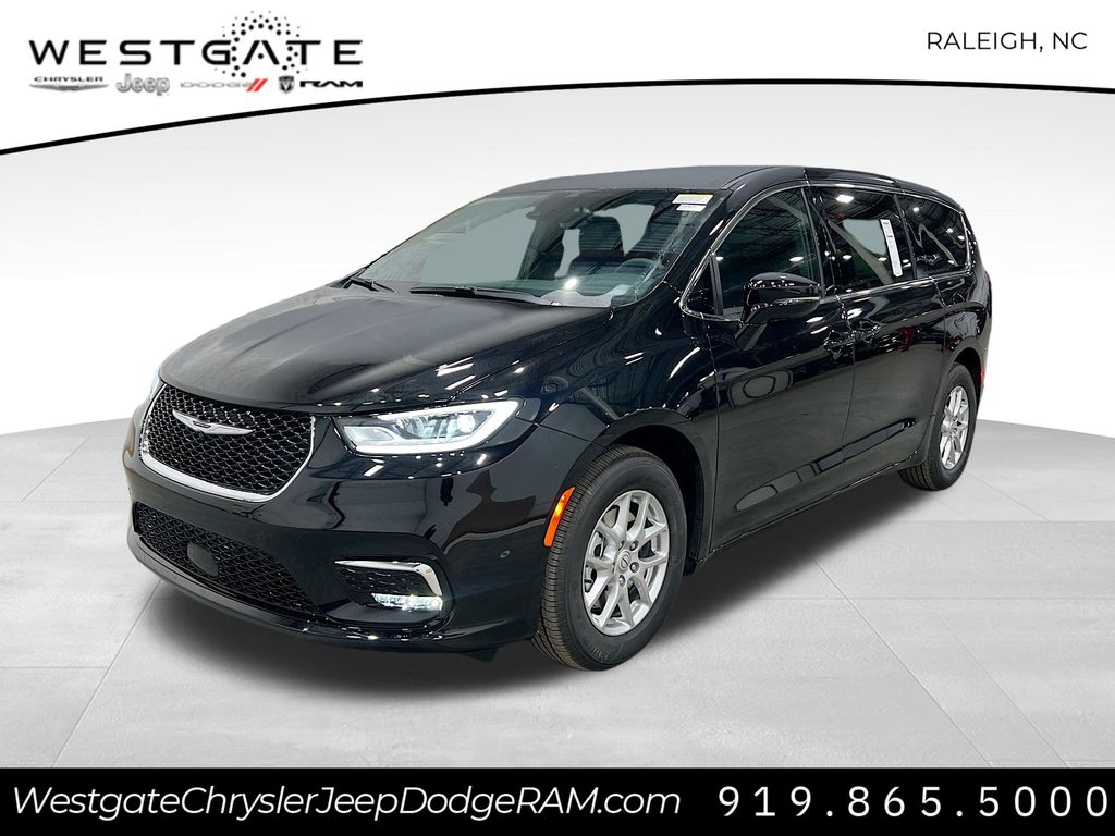 2026 Chrysler Pacifica photo 3