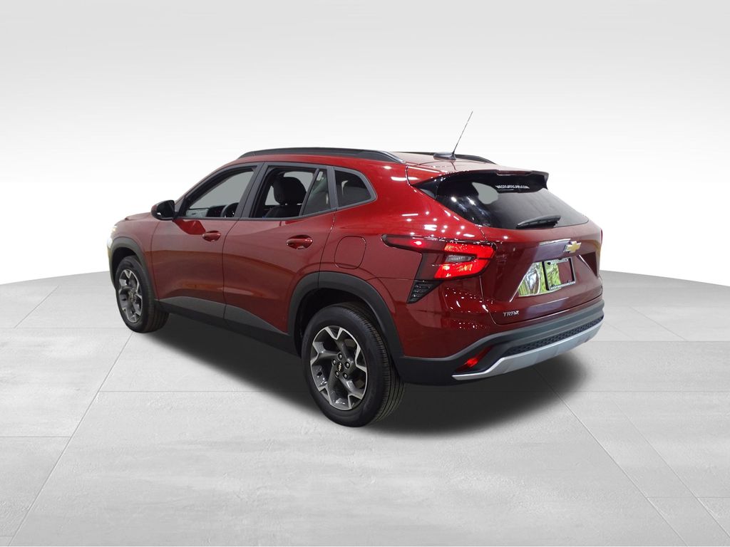 2024 Chevrolet Trax LT photo 3