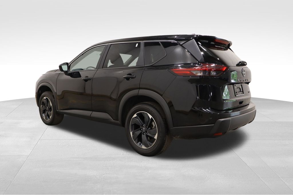 2024 Nissan Rogue SV photo 3