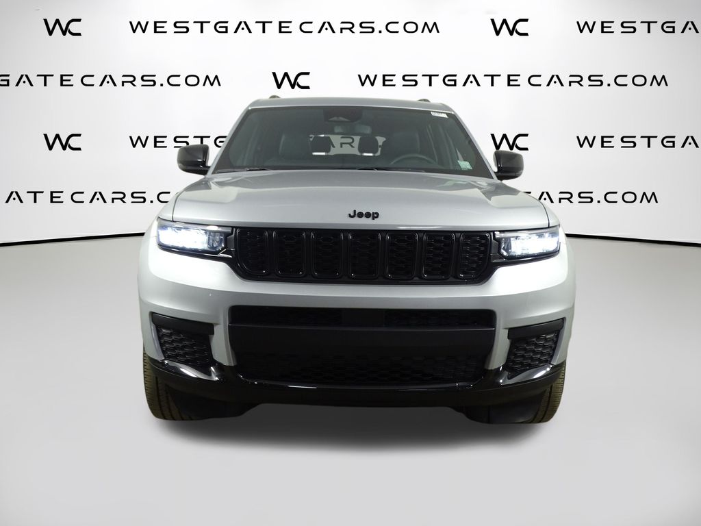 2023 Jeep Grand Cherokee Altitude photo 2