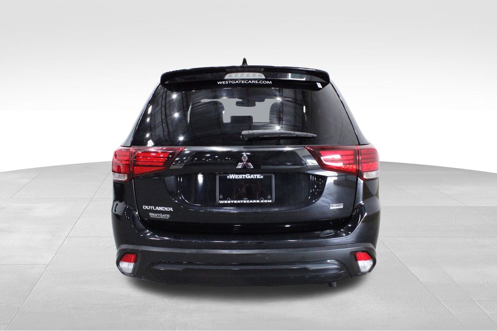2020 Mitsubishi Outlander SE photo 4