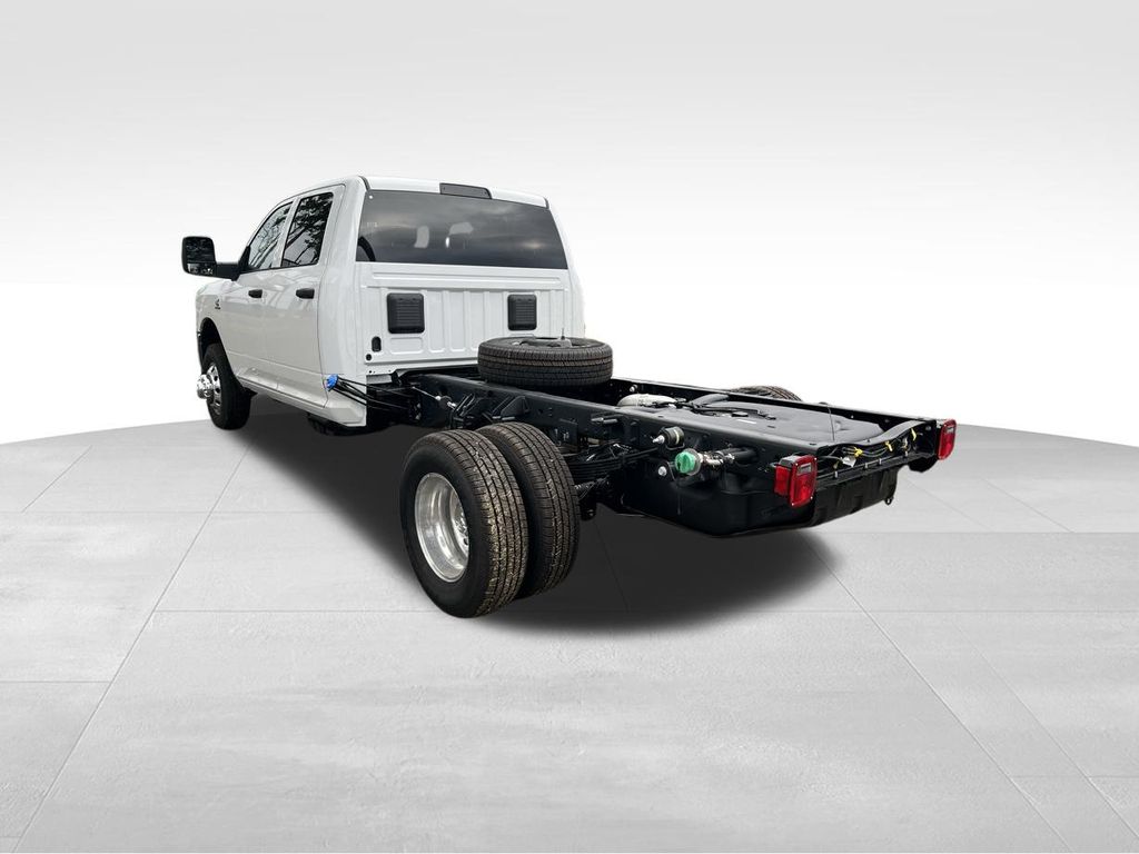 2025 Ram 3500 Tradesman photo 4