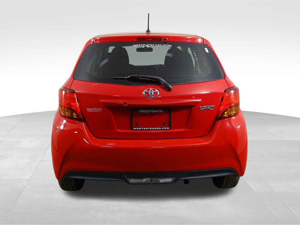 2015 Toyota Yaris L photo 4