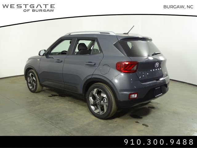2024 Hyundai Venue SEL photo 3
