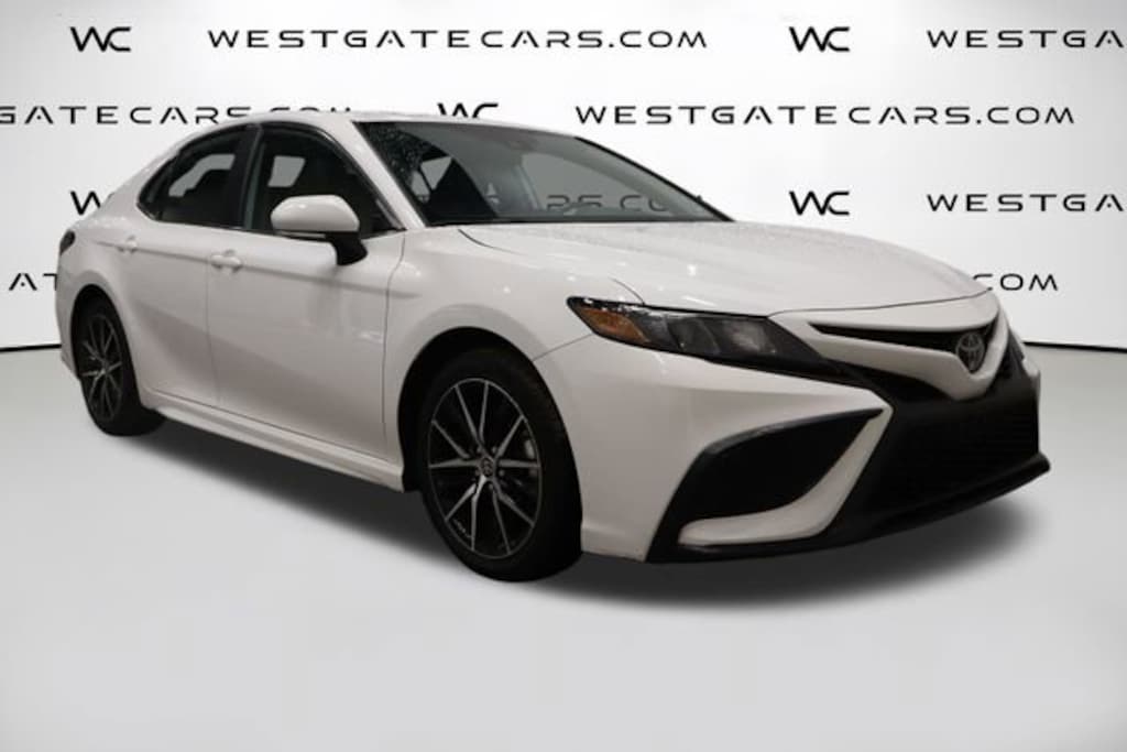 Used 2023 Toyota Camry SE